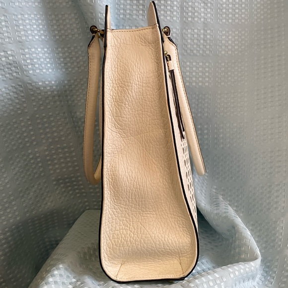 *SOLD*Kate Spade Perri Lane Lazer Cut Bubbles w/ Pebble Leather Tote/Cream/White - Picture 9 of 17